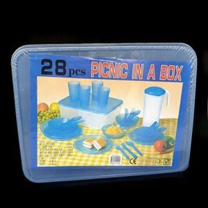 Blue Picnic in a Box Set Plastic 28 pieces